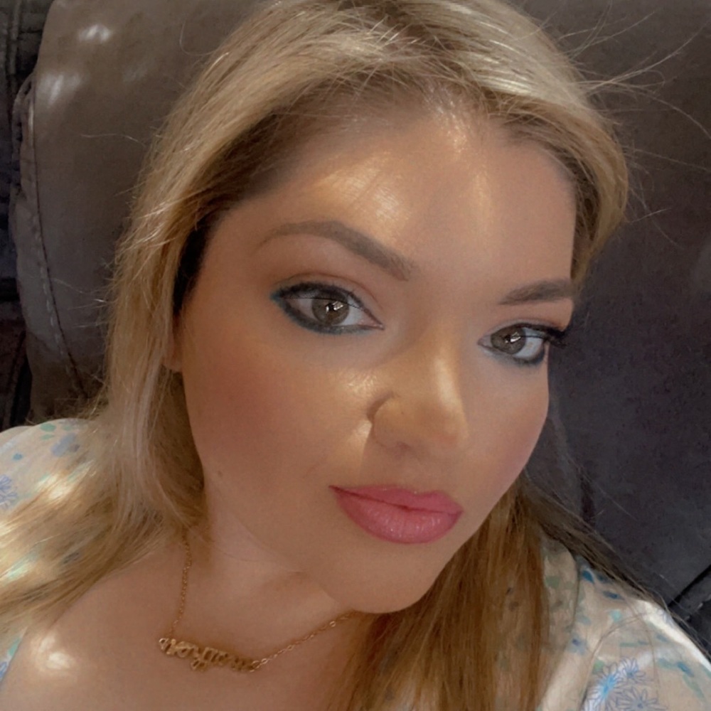Meet your Posher, Sahra